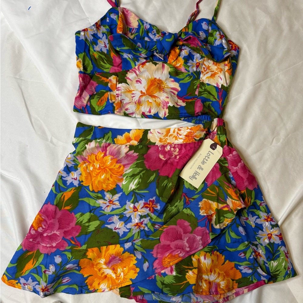 NWT Lottie & Holly 2 PC Set Beautiful Floral
Skort and Top